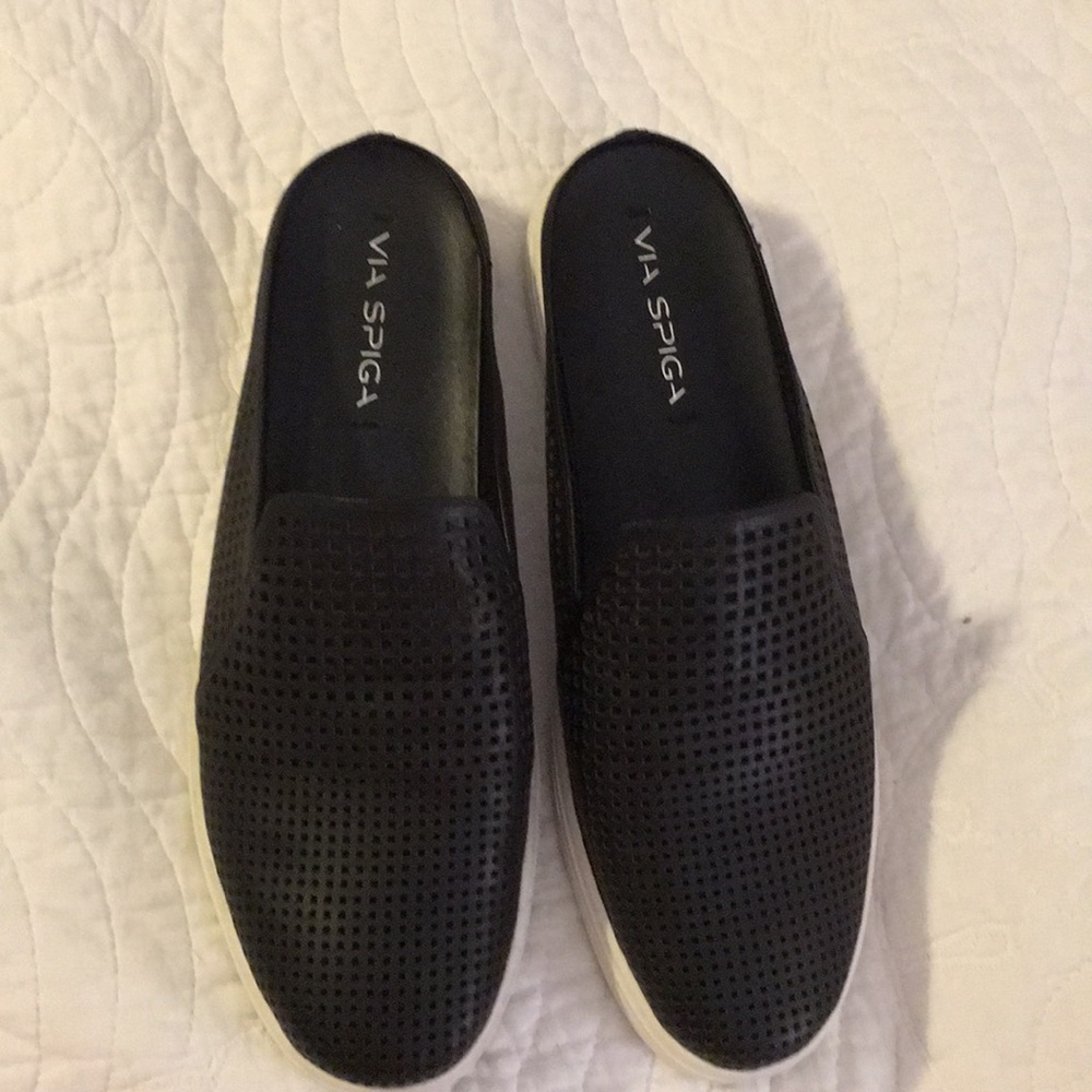 Very nice Spiga slip on black leather shoes size 9